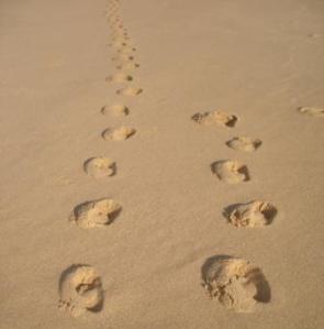 footprints-in-the-sand